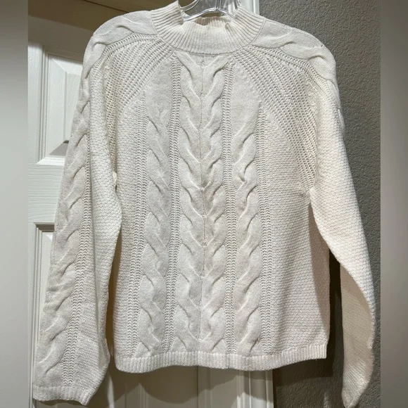 NWOT Merino Blend Banana Republic Ivory Pura Merino-Blend Sweater Sz M - Picture 2 of 9